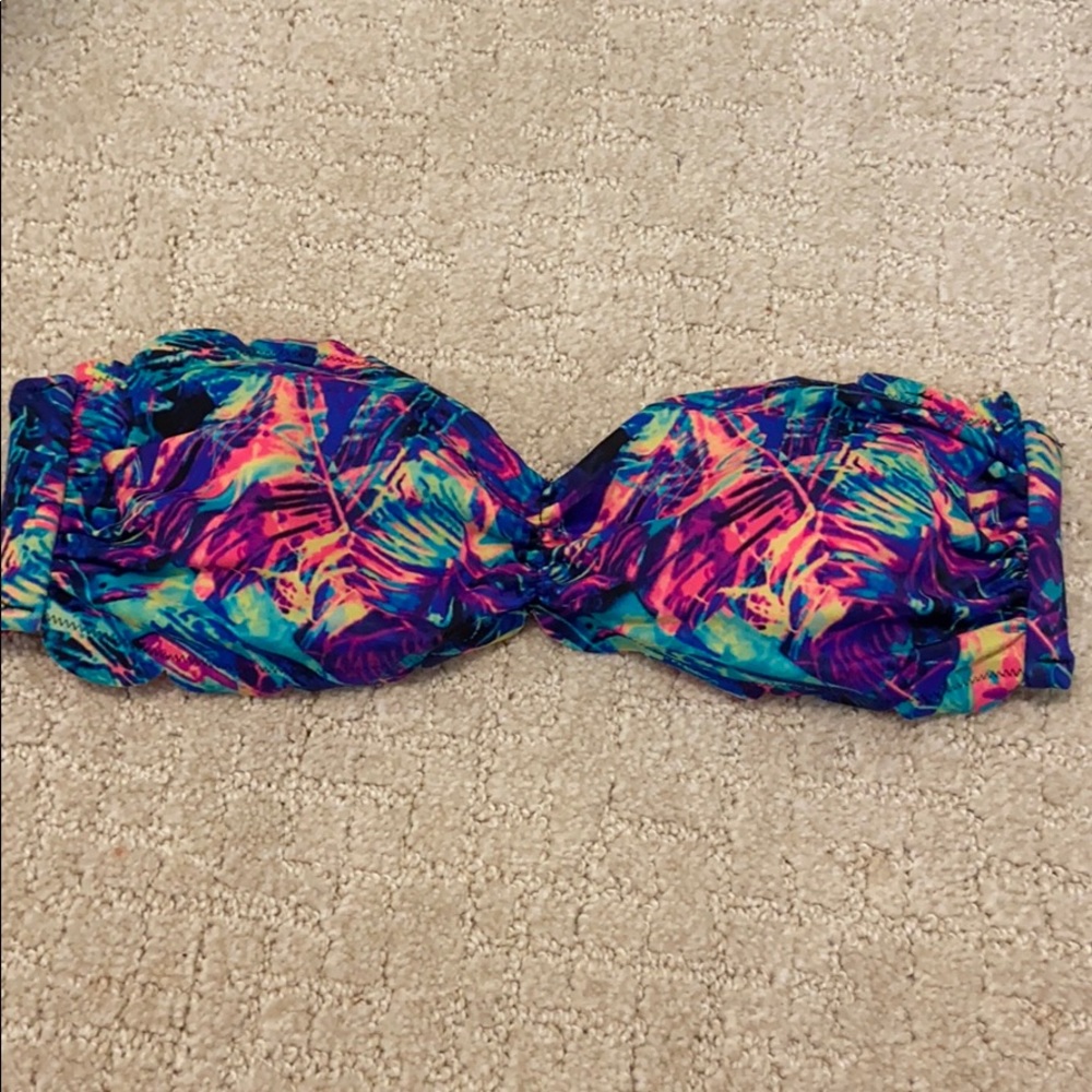 Multicolor strapless bikini!!